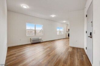 48 Chadwick St in Paterson, NJ - Building Photo - Building Photo