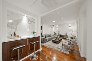 932 S Shenandoah St in Los Angeles, CA - Building Photo