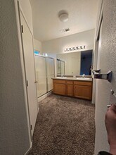 2068 W Merritt St in Hanford, CA - Building Photo - Building Photo