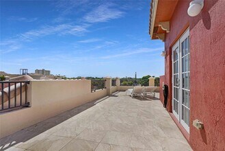 1033 NE 17th Way in Fort Lauderdale, FL - Foto de edificio - Building Photo
