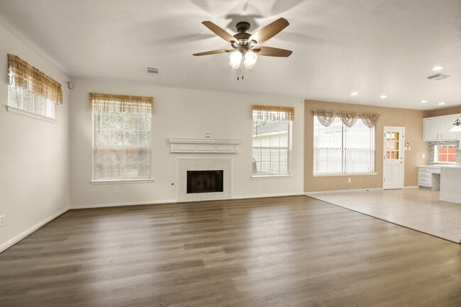 property at 111 S Dreamweaver Cir