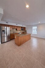 373 Crescent Ave in Chelsea, MA - Foto de edificio - Building Photo