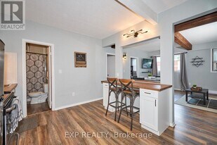 4675 Queen St in Niagara Falls, ON - Building Photo