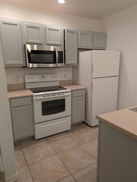 2219 San Vittorino Cir in Kissimmee, FL - Foto de edificio - Building Photo