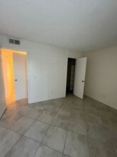 1201 S McClintock Dr in Tempe, AZ - Building Photo - Building Photo