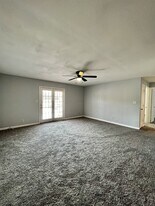 374 Jack Miller Blvd in Clarksville, TN - Building Photo