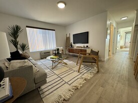 1286 W Adams Blvd in Los Angeles, CA - Building Photo