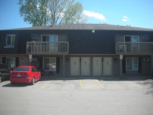 10700 W Grange Ave, Unit #3 in Hales Corners, WI - Building Photo - Building Photo