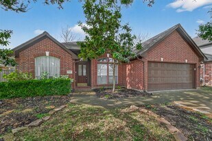 1111 Summer Brook Ct in Sugar Land, TX - Building Photo