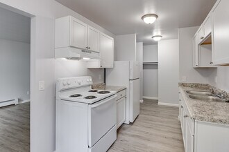 Fred Louisa Flatz in Lansing, MI - Building Photo - Building Photo