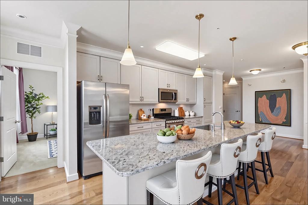 13722 Neil Armstrong Ave in Herndon, VA - Building Photo