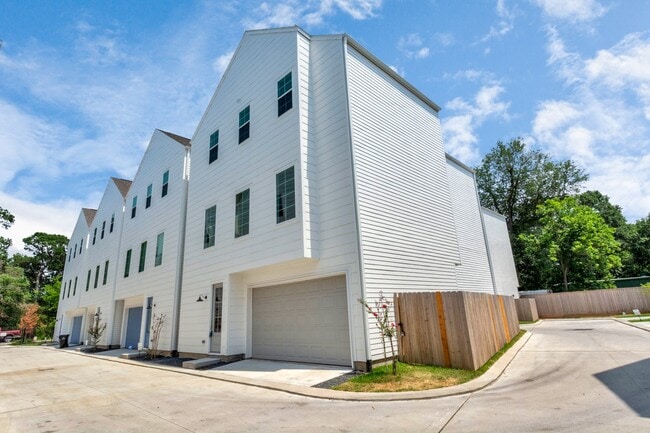 property at 2011 Bauer Dr