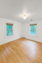 535 S Clay St, Unit Apt # 2 in Green Bay, WI - Foto de edificio - Building Photo