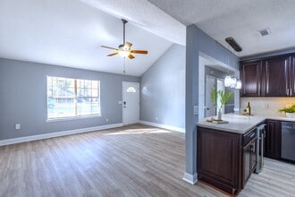 203 Monroe Ave in Hinesville, GA - Building Photo - Building Photo