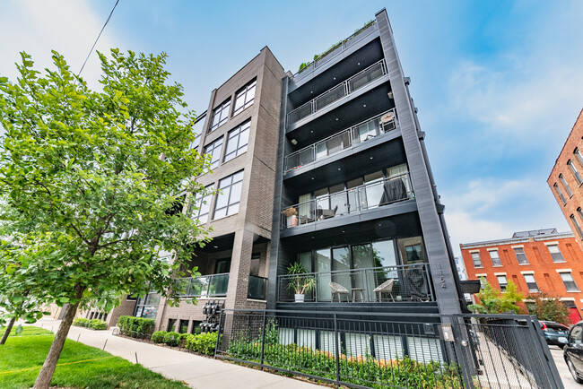 1154 W Ohio St, Unit 101