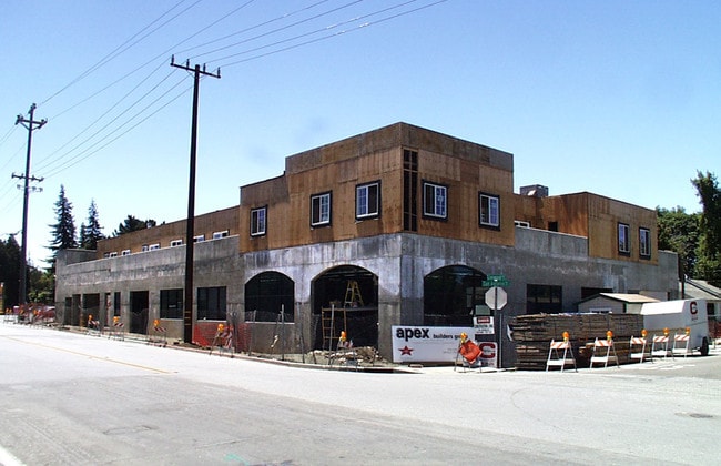 568-586 Glenwood Ave in Menlo Park, CA - Building Photo - Building Photo