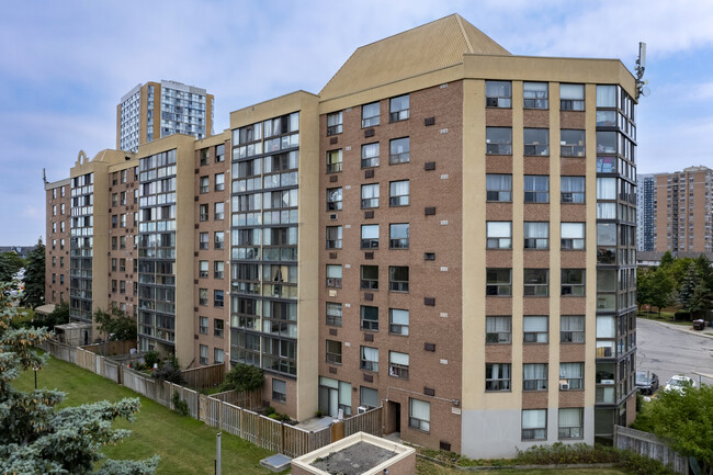 Brittania Place in Mississauga, ON - Building Photo - Building Photo