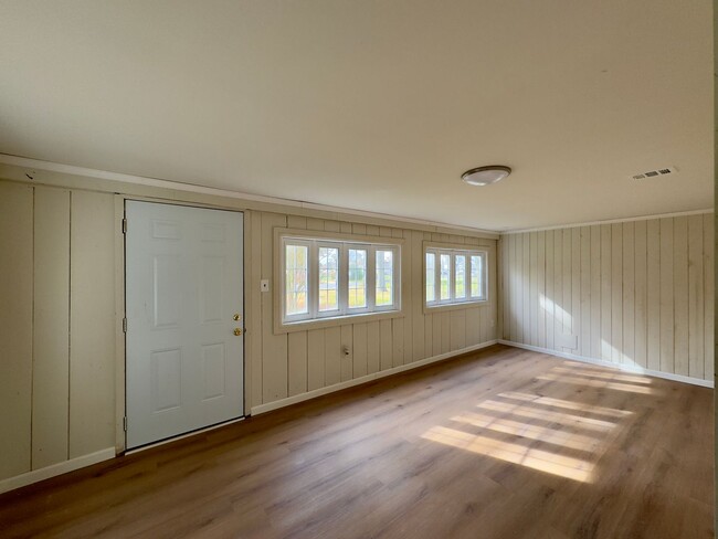 815 Seneca Park Rd in Middle River, MD - Building Photo - Building Photo