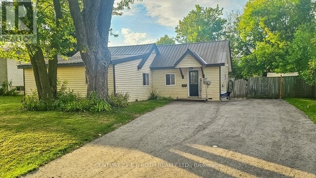 property at 304 Delia St
