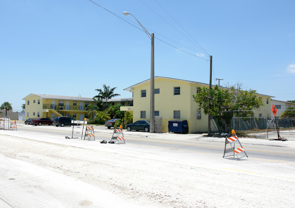 519-521 SW 27th Ave in Fort Lauderdale, FL - Building Photo