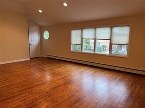 157-24 16th Ave in Queens, NY - Building Photo - Building Photo