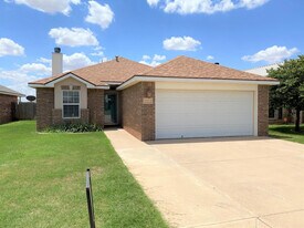 2011 100th St in Lubbock, TX - Building Photo