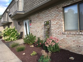 North Road Apartments in Warren, OH - Building Photo - Building Photo