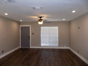 14139 Swallow Dr in San Antonio, TX - Building Photo - Building Photo
