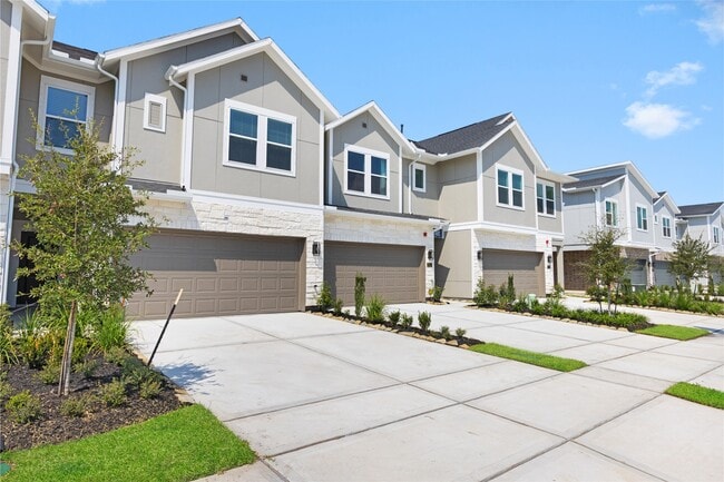 8117 Danson Ln in Pearland, TX - Building Photo - Building Photo