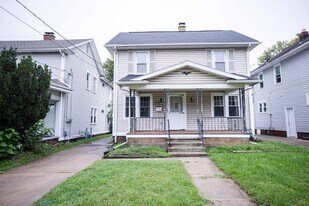 3942 Torrance Dr in Toledo, OH - Building Photo