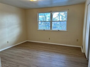 3601 Beaumont Dr-Unit -5 in Weirton, WV - Foto de edificio - Building Photo