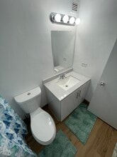 905 Brickell Bay Dr, Unit 1423 in Miami, FL - Foto de edificio - Building Photo