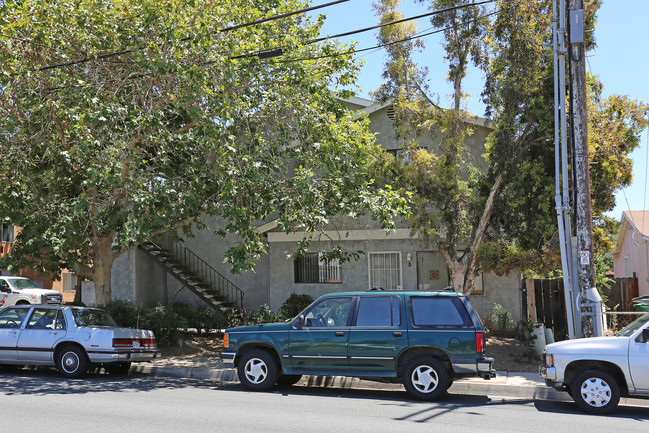 285 E Madison Ave in El Cajon, CA - Building Photo - Building Photo