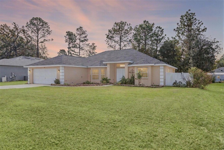 7370 SW 129th Ln in Ocala, FL - Foto de edificio