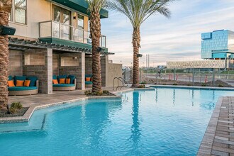 555 N College Ave in Tempe, AZ - Building Photo - Building Photo