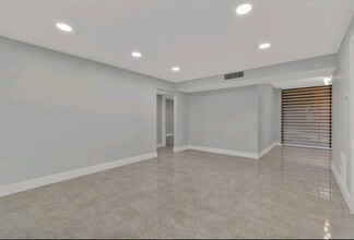8615 NW 8th St in Miami, FL - Building Photo - Building Photo