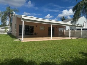 14570 SW 145th Pl in Miami, FL - Building Photo - Building Photo