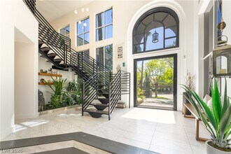 9040 Thornbury Ln in Las Vegas, NV - Building Photo - Building Photo