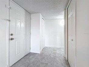 802 Sky Lake Cir in Orlando, FL - Building Photo - Building Photo