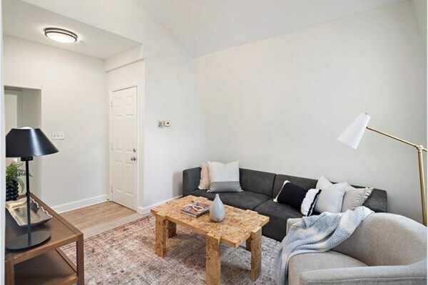 264 Webster St, Unit #3 in Boston, MA - Building Photo - Building Photo