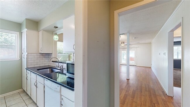 2401 Cornell Dr in College Station, TX - Building Photo - Building Photo