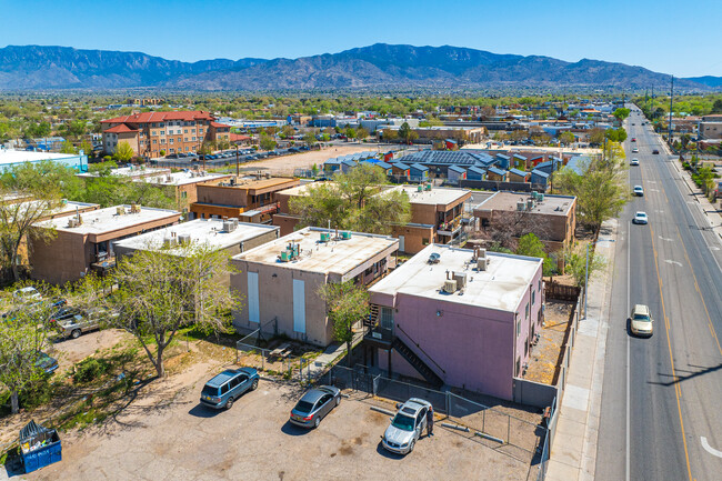 146 Rhode Island St SE in Albuquerque, NM - Building Photo - Building Photo