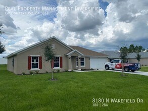 8180 N Wakefield Dr in Citrus Springs, FL - Building Photo - Building Photo