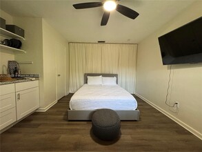 5639 Lincoln St, Unit 3 in Hollywood, FL - Foto de edificio - Building Photo