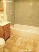 230 Fuller St in Boston, MA - Foto de edificio - Building Photo