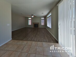 7224 Rustic Meadow St in Las Vegas, NV - Foto de edificio - Building Photo