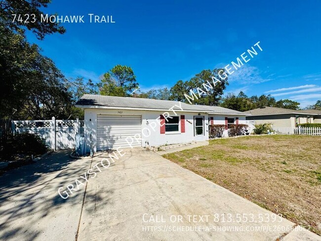 7423 Mohawk Trail in Spring Hill, FL - Foto de edificio - Building Photo