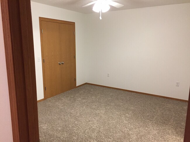 1003 N Missouri Dr in Ozark, MO - Building Photo - Building Photo