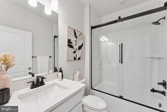 14905 Heather Bloom Dr in Dale City, VA - Building Photo - Building Photo