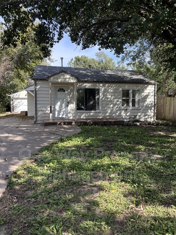property at 1912 N Minneapolis St